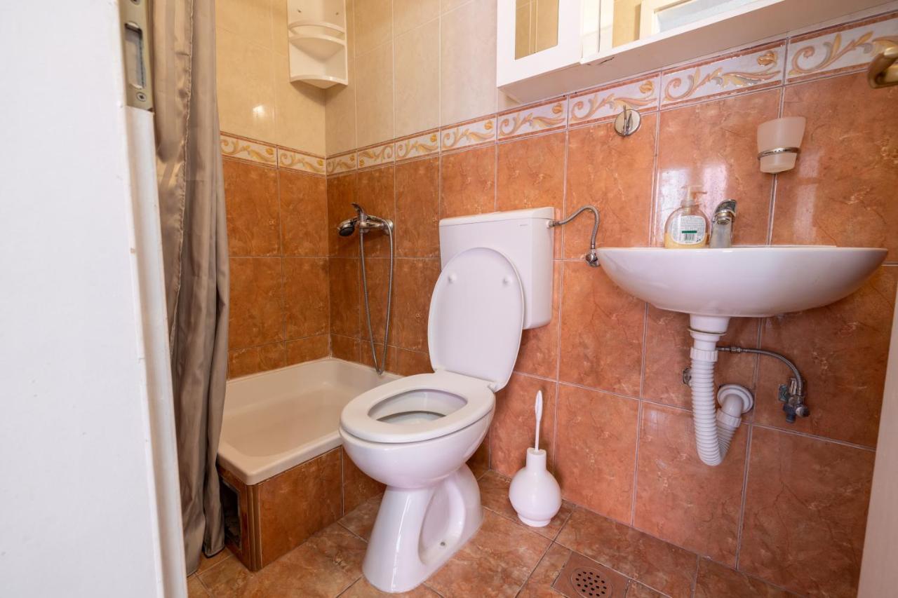 Guesthouse Rebecca Makarska Buitenkant foto