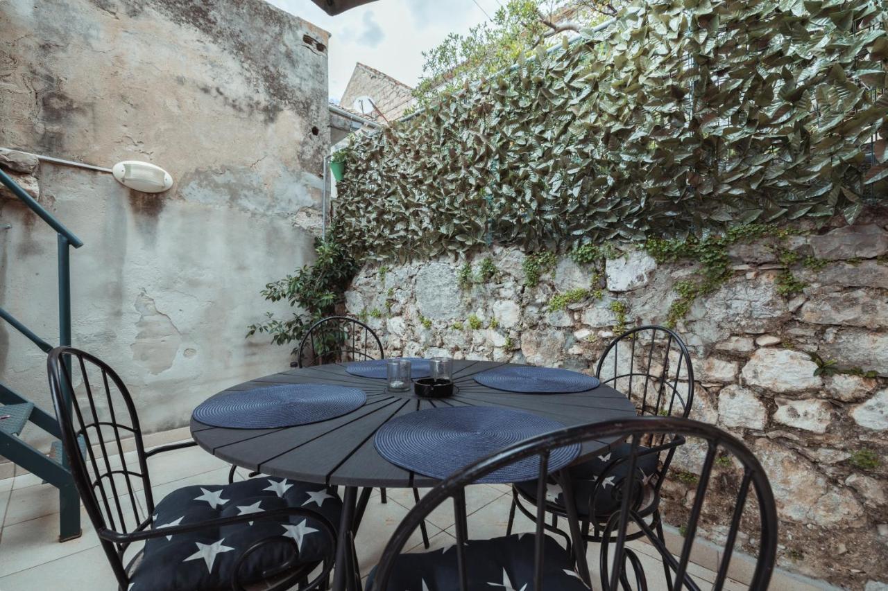 Guesthouse Rebecca Makarska Buitenkant foto