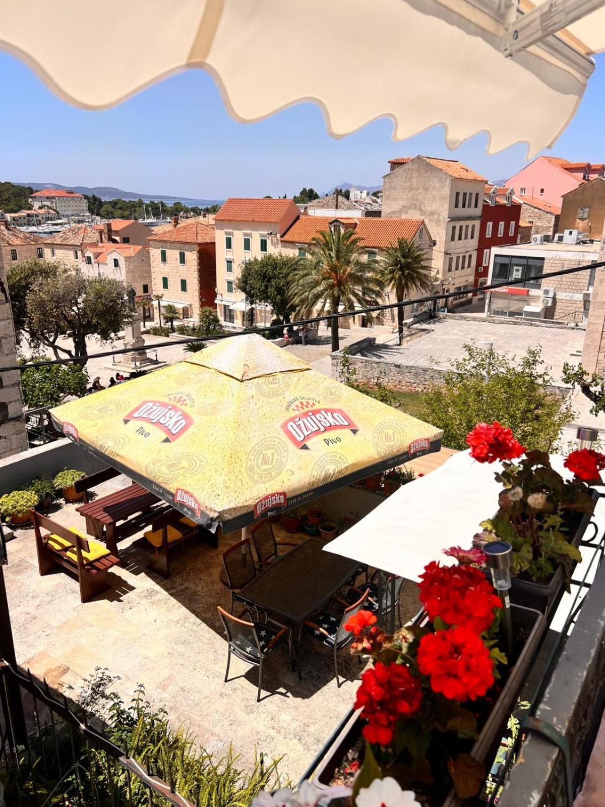 Guesthouse Rebecca Makarska Buitenkant foto
